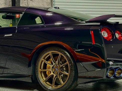 Used 2024 Nissan GT-R w/ Floor Mat Package AWD/4WD image 6