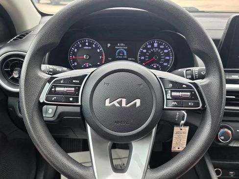 Used 2023 Kia Forte LXS image 27