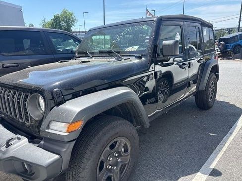 Used 2025 Jeep Wrangler Sport AWD/4WD image 3