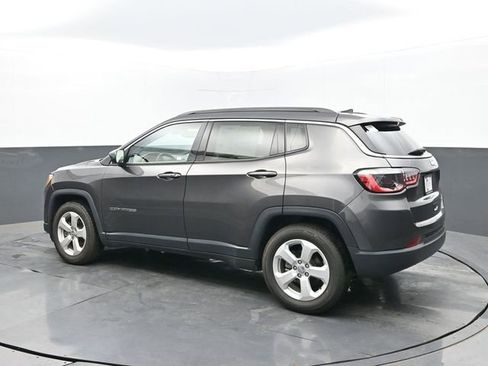Used 2021 Jeep Compass Latitude w/ Convenience Group FWD image 3