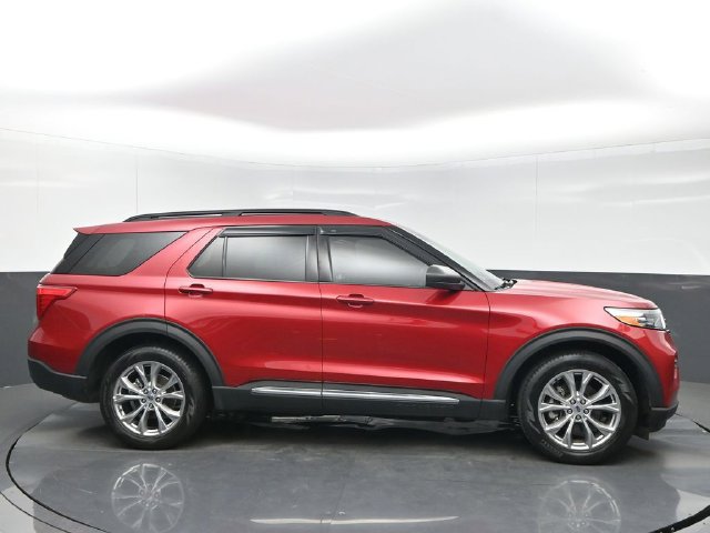 Used 2022 Ford Explorer XLT w/ Equipment Group 202A RWD image 7