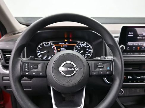 Used 2023 Nissan Rogue SV FWD image 20