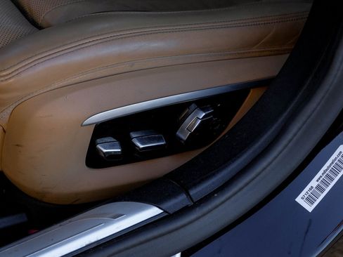 Used 2016 BMW 750i xDrive image 35