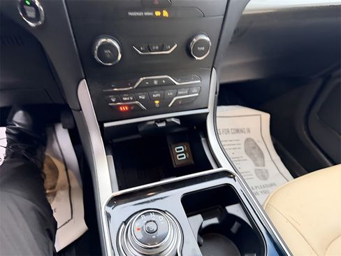 Used 2020 Ford Edge SEL w/ Convenience Package image 19