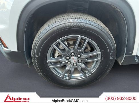 Used 2025 GMC Acadia Elevation image 15