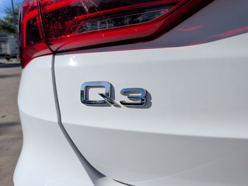 Used 2021 Audi Q3 2.0T Premium image 37