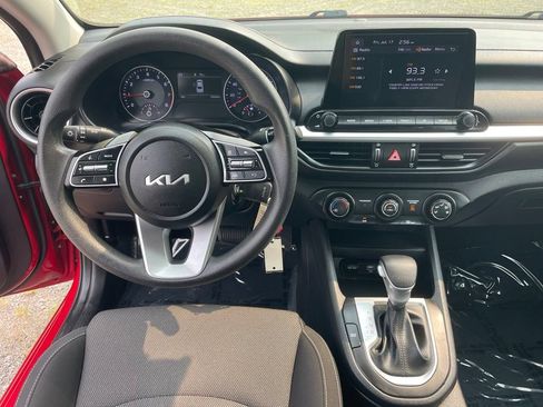 Used 2023 Kia Forte LXS FWD image 4