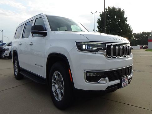 Certified 2024 Jeep Wagoneer L 4WD w/ Convenience Group I image 4