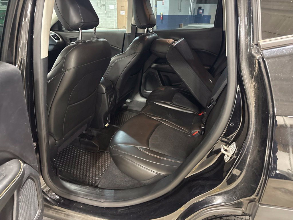 Used 2018 Jeep Compass Latitude w/ Popular Equipment Group AWD/4WD image 14