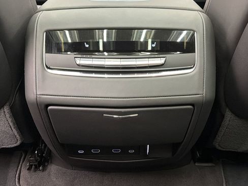 Used 2026 Cadillac Escalade Platinum Sport w/ LPO, ONYX Package image 34