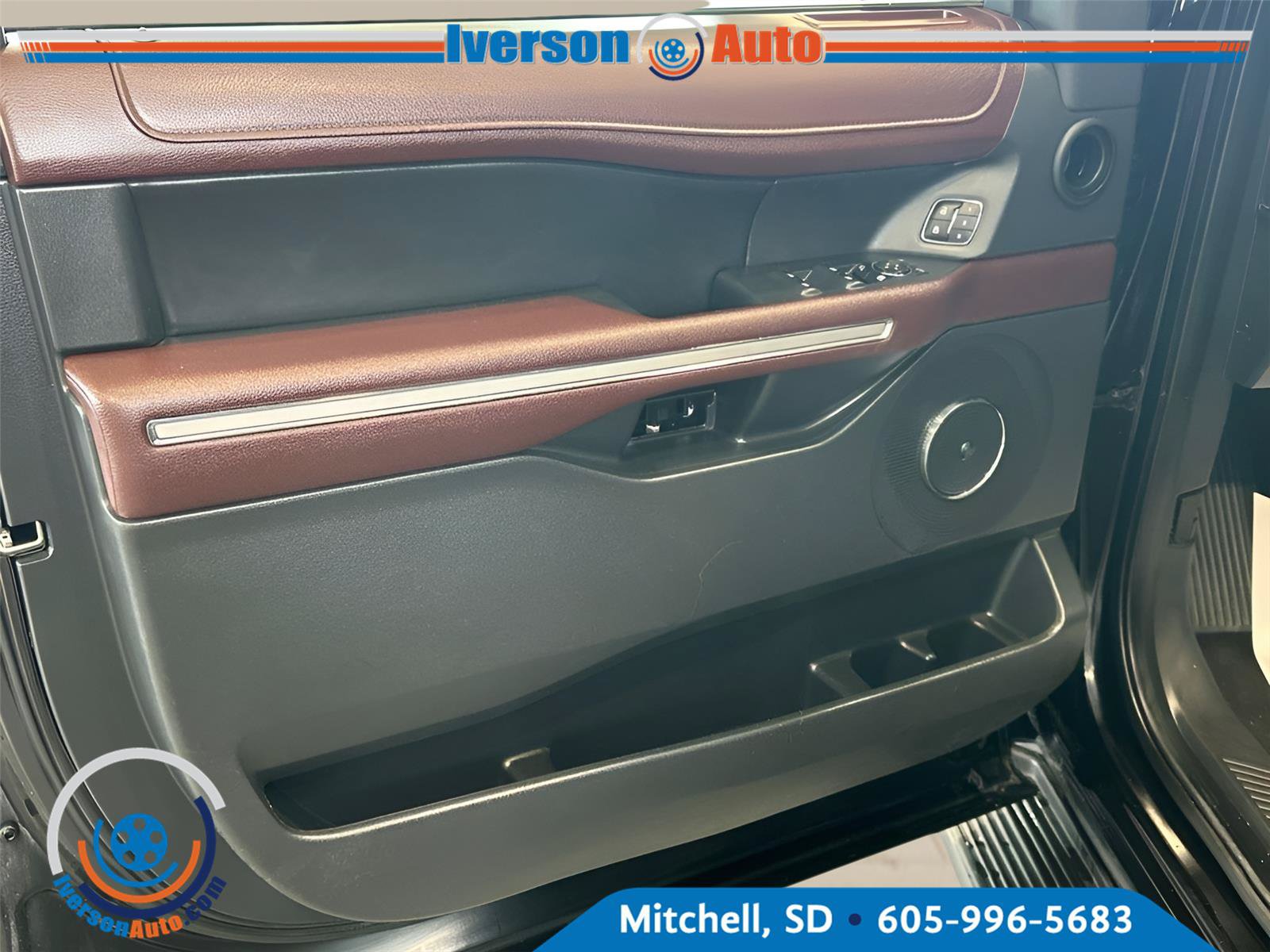 Used 2024 Ford Expedition Max Limited AWD/4WD image 19