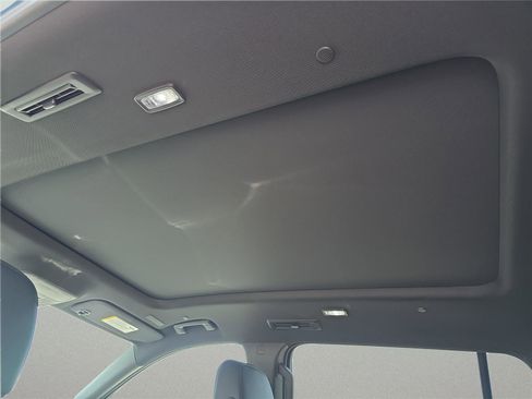 New 2026 Chevrolet Traverse LT w/ Sun and Wheel Package FWD image 22