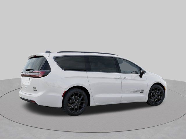 New 2027 Chrysler Pacifica Select AWD/4WD image 4