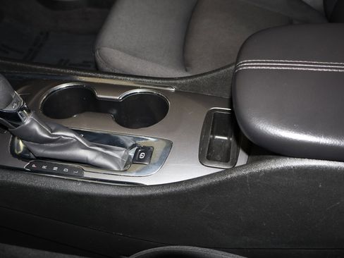 Used 2024 Chevrolet Malibu LT image 32