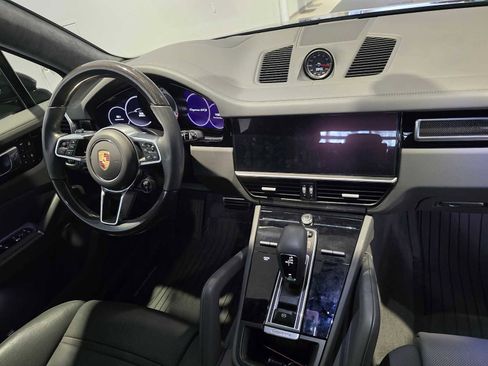 Used 2023 Porsche Cayenne GTS image 11