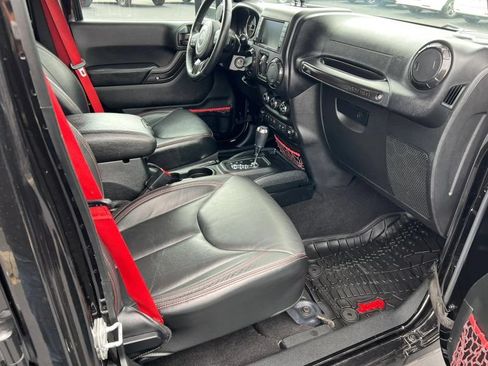 Used 2018 Jeep Wrangler Unlimited Rubicon AWD/4WD image 7