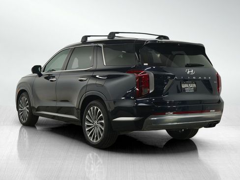 Used 2024 Hyundai Palisade Calligraphy image 3
