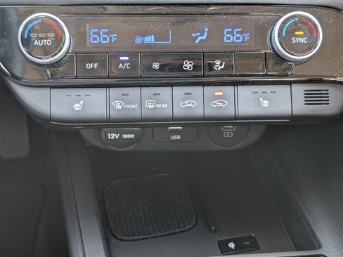 Certified 2025 Hyundai Elantra SEL image 19