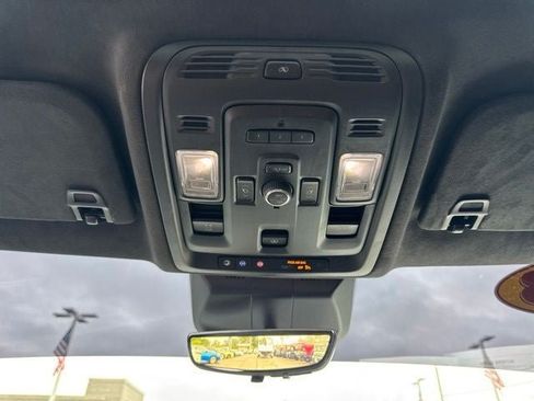 Used 2023 Cadillac Escalade ESV V AWD/4WD image 14