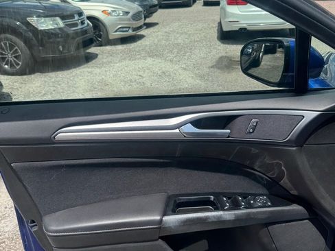 Used 2014 Ford Fusion SE FWD image 12