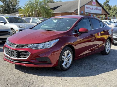 Used 2017 Chevrolet Cruze LT w/ Convenience Package image 2