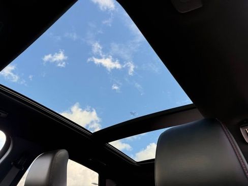 Used 2022 Ford Edge ST-Line image 27