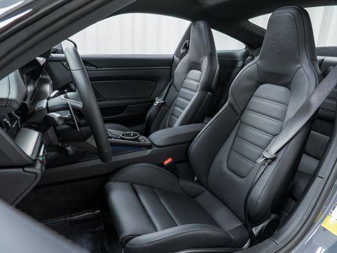 Used 2025 Porsche 911 Carrera S image 18