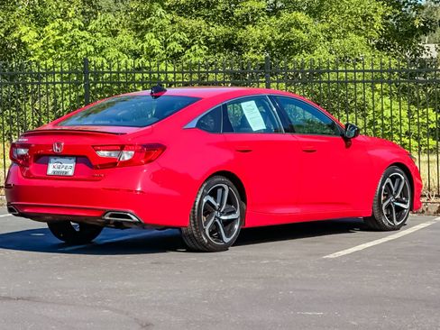 Used 2022 Honda Accord Sport image 3