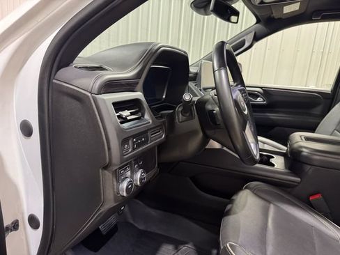 Used 2023 GMC Yukon XL SLT AWD/4WD image 11