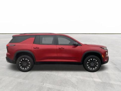 Used 2024 Chevrolet Traverse Z71 image 8