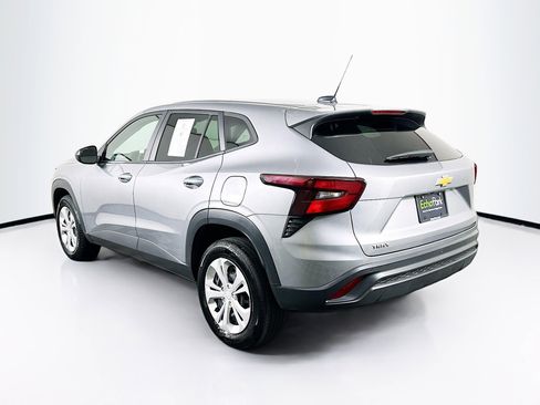 Used 2024 Chevrolet Trax LS w/ Driver Confidence Package image 5