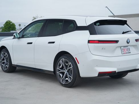 New 2026 BMW iX xDrive60 AWD/4WD image 7