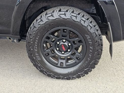 Used 2018 Toyota 4Runner SR5 Premium AWD/4WD image 10