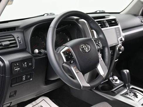 Used 2022 Toyota 4Runner SR5 AWD/4WD image 15