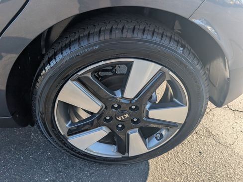 Used 2020 Kia Soul EX w/ Option Group 015 FWD image 9