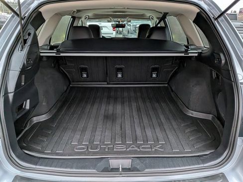 Used 2018 Subaru Outback 2.5i Limited image 6