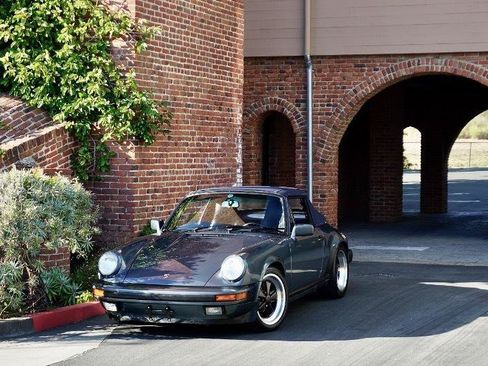 Used 1987 Porsche 911 Carrera RWD image 16
