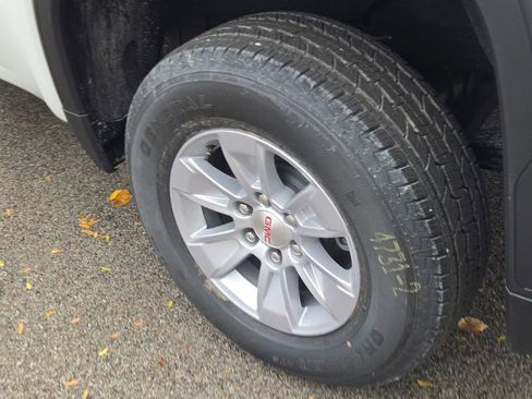 New 2026 GMC Sierra 1500 SLE w/ Preferred Package image 15