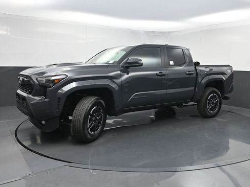 Used 2024 Toyota Tacoma TRD Sport AWD/4WD image 21