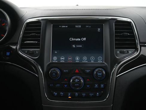 Used 2018 Jeep Grand Cherokee Overland image 15