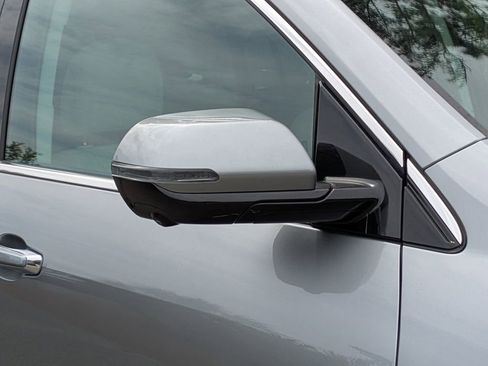 Used 2025 Buick Enclave Avenir w/ Super Cruise Package image 11