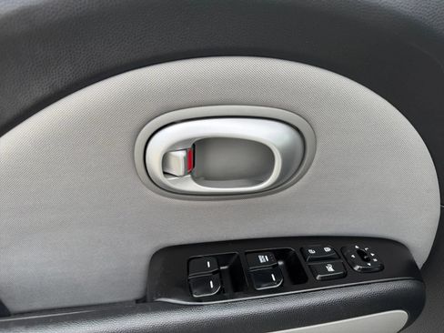 Used 2016 Kia Soul FWD image 14