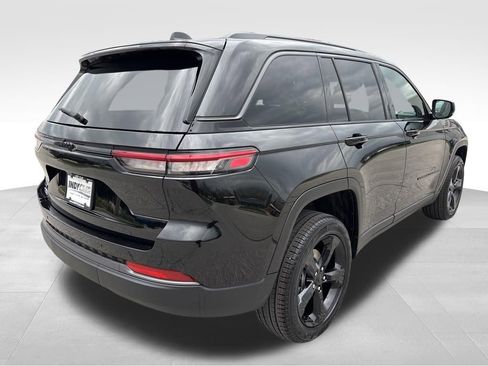 New 2026 Jeep Grand Cherokee Limited AWD/4WD image 4