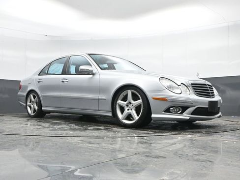 Used 2009 Mercedes-Benz E 350 4MATIC Sedan image 38