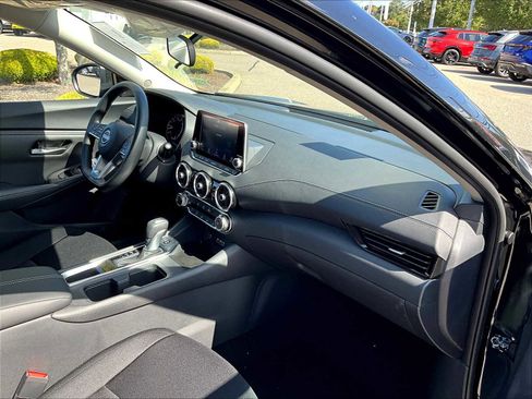 New 2025 Nissan Sentra SV image 10