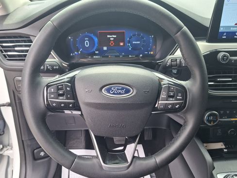 Used 2021 Ford Escape SEL w/ Technology Package FWD image 11