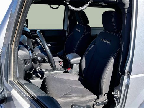 Used 2018 Jeep Wrangler Sahara w/ Connectivity Group image 20