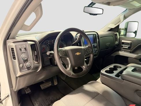 Used 2017 Chevrolet Silverado 2500 LT w/ LT Convenience Package AWD/4WD image 9