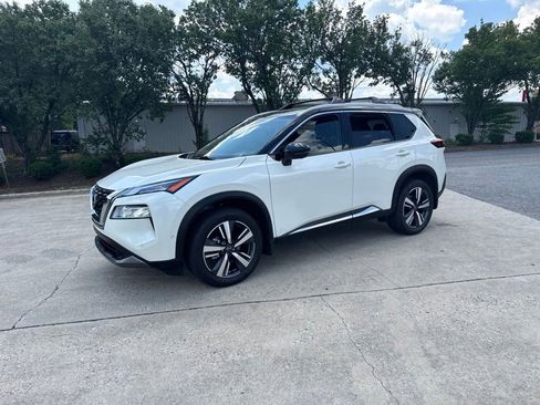 Used 2023 Nissan Rogue SL w/ SL Premium Package FWD image 15