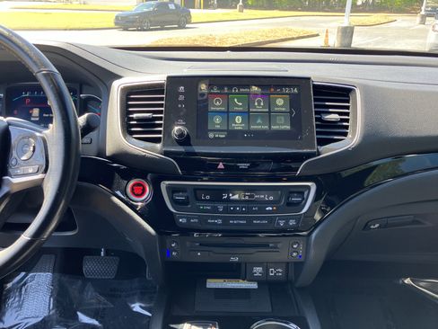 Used 2022 Honda Pilot Black Edition image 25